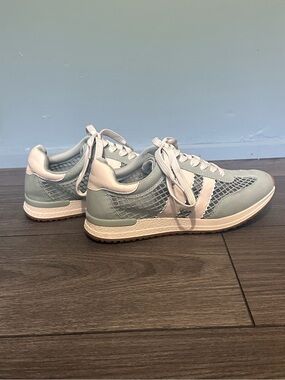 Dolce Vita Light Blue and White Women's Sneakers - Womens 6.5